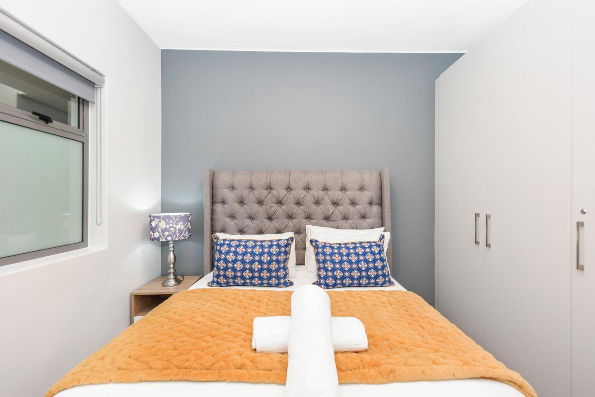 The Median Rosebank Luxury Apartment - Building With Generator Johannesburgo Exterior foto