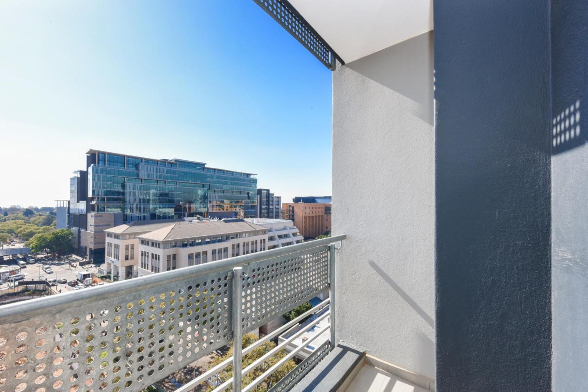 The Median Rosebank Luxury Apartment - Building With Generator Johannesburgo Exterior foto